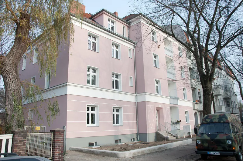 Schöne Dachgeschosswohnung, 2 Zimmer mit Terrasse in ruhiger Lage von Johannisthal — photo 1